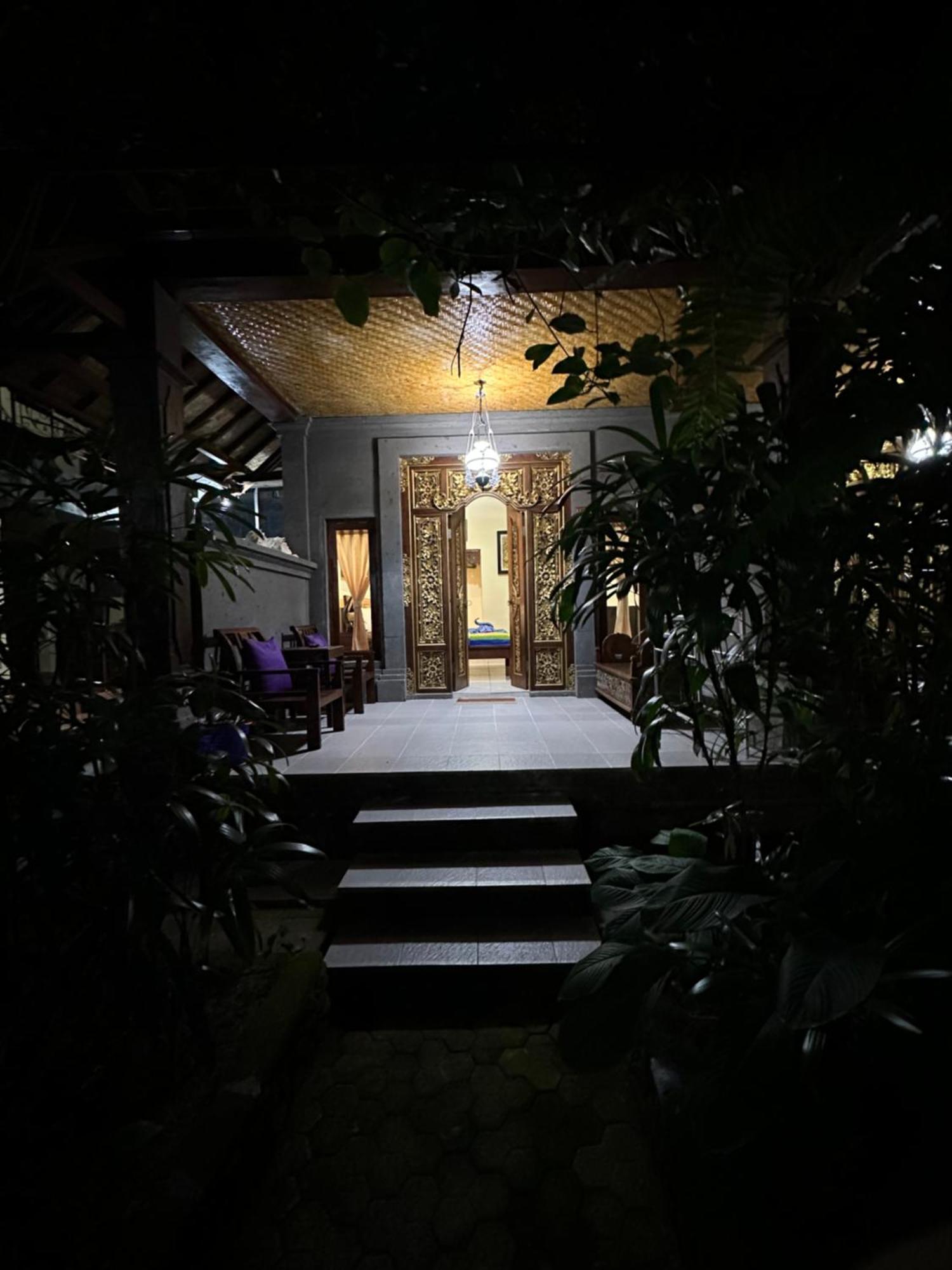 Nirvana Pension Ubud Buitenkant foto
