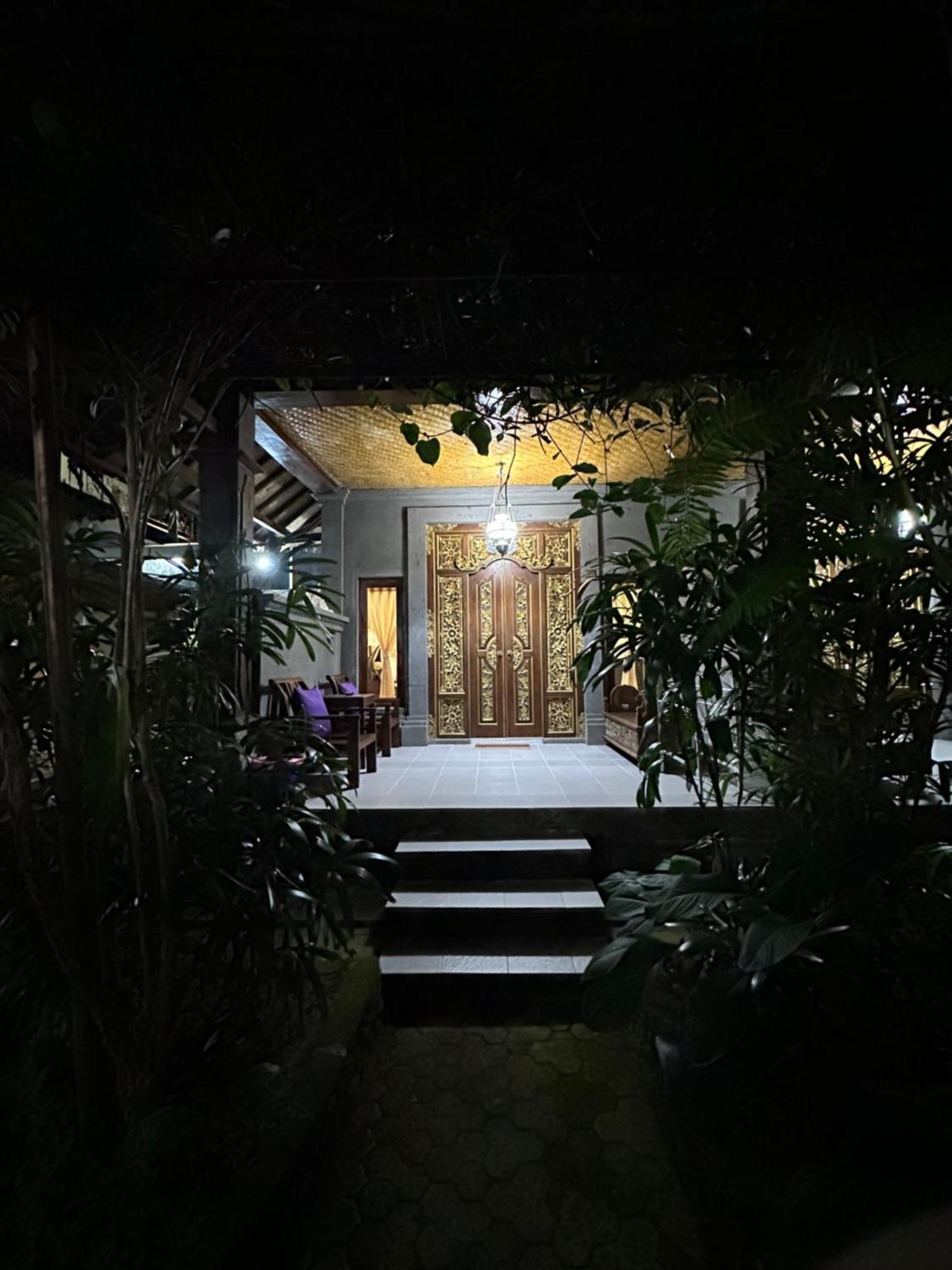 Nirvana Pension Ubud Buitenkant foto