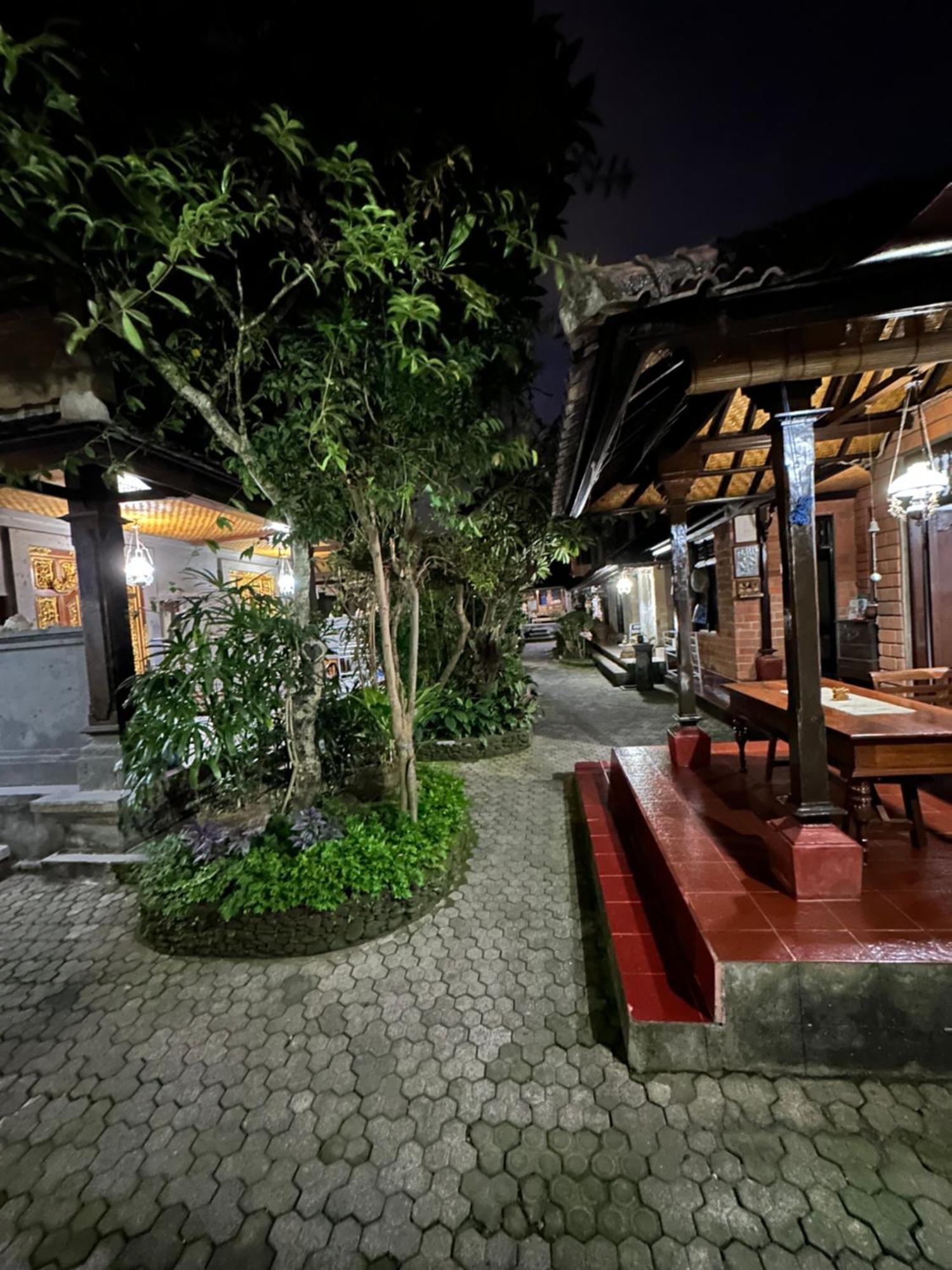 Nirvana Pension Ubud Buitenkant foto